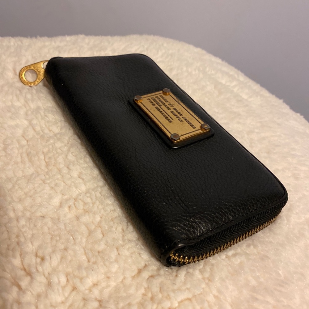 Marc by Marc Jacobs Classic Q Vertical Zippy